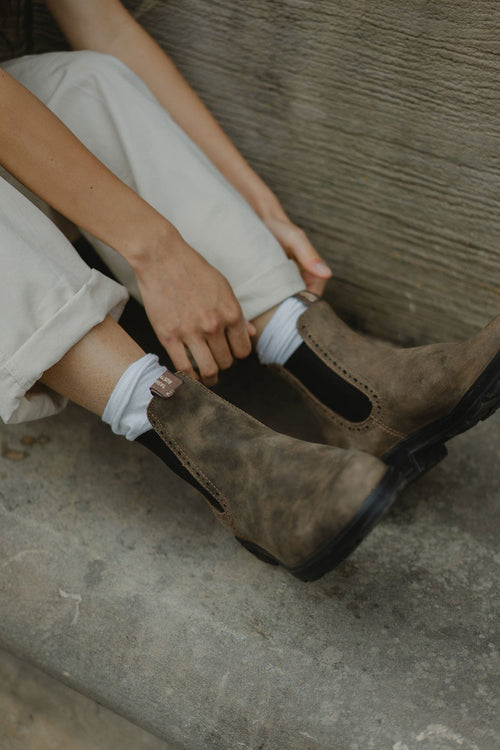 Lifestyle Women 10 image of Blundstone Women's Originals #1351 in Rustic Brown