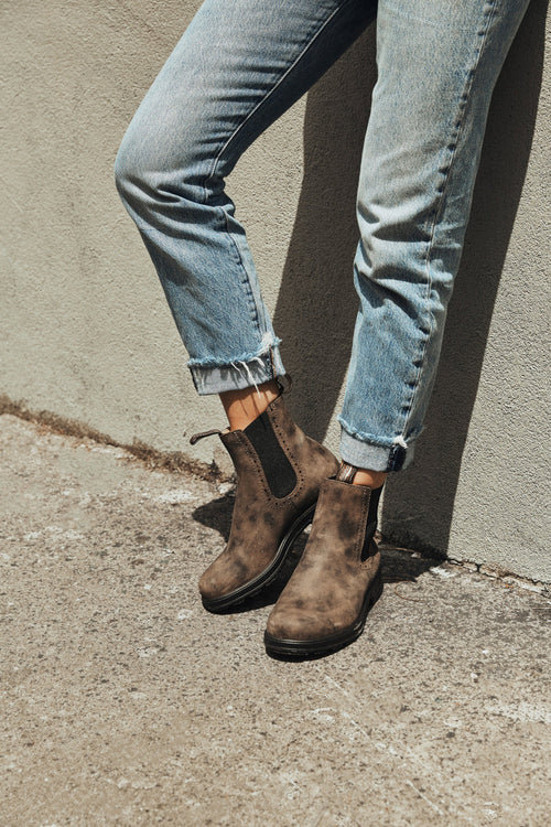 Lifestyle Women 3 image of Blundstone Women's Originals #1351 in Rustic Brown