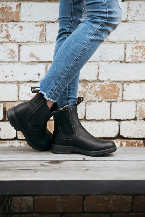 Lifestyle Women 3 image of Blundstone Women's Originals #1448 in Voltan Black