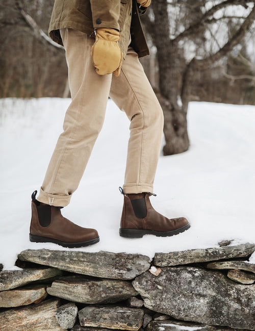 Lifestyle Men 3 image of Blundstone Men's Thermal #1477 in Antique Brown