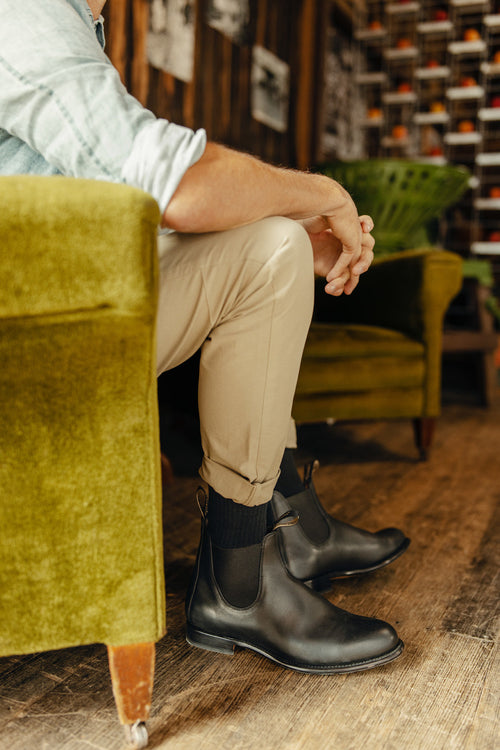 Lifestyle Men 2 image of Blundstone Men's Heritage #152 in Black