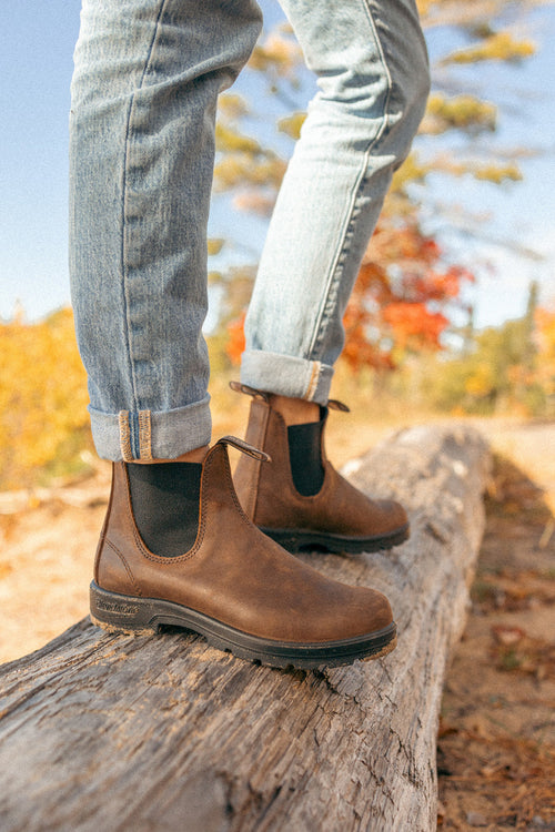 Lifestyle Women 10 image of Blundstone Women's Classics #1609 in Antique Brown