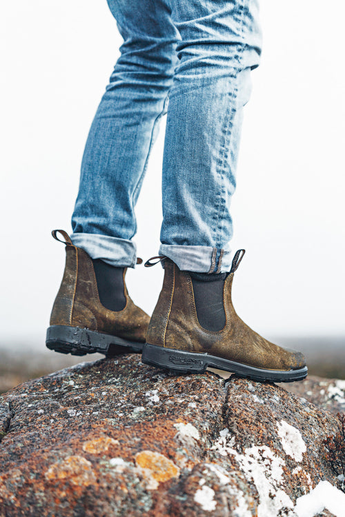 Lifestyle Men 4 image of Blundstone Men's Originals #1615 in Dark Olive