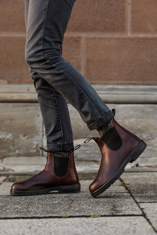 Lifestyle Men 2 image of Blundstone Men's Classics #2130 in Auburn
