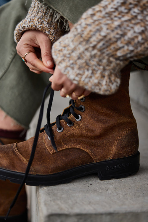 Lifestyle Women 6 image of Blundstone Women's Originals #2532 in Tobacco