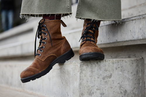 Lifestyle Women 7 image of Blundstone Women's Originals #2532 in Tobacco