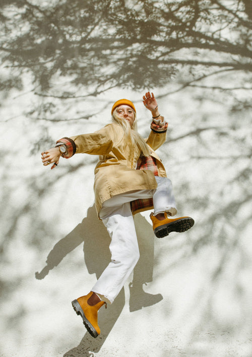 Lifestyle Women 6 image of Blundstone Women's Classics #562 in Saddle Brown