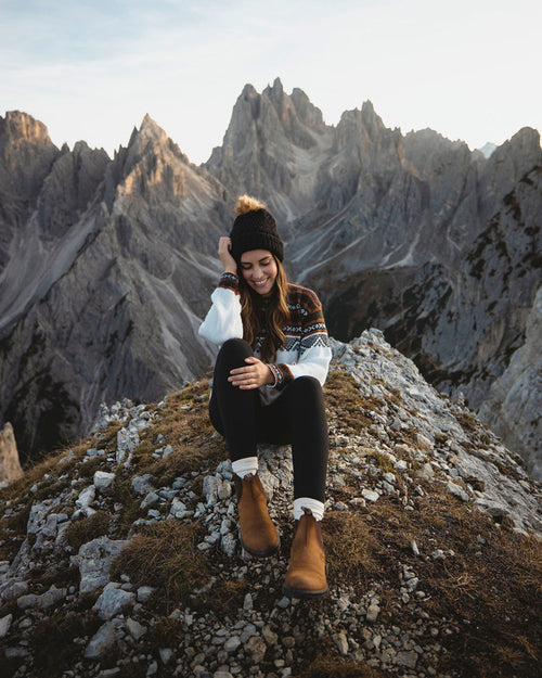 Lifestyle Women 8 image of Blundstone Women's Classics #562 in Saddle Brown