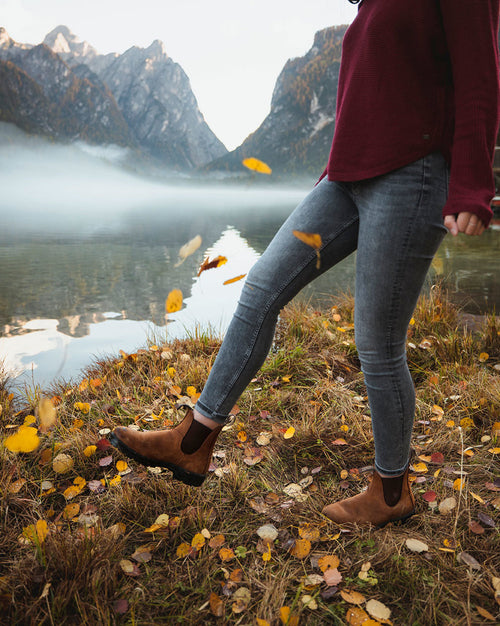 Lifestyle Women 9 image of Blundstone Women's Classics #562 in Saddle Brown