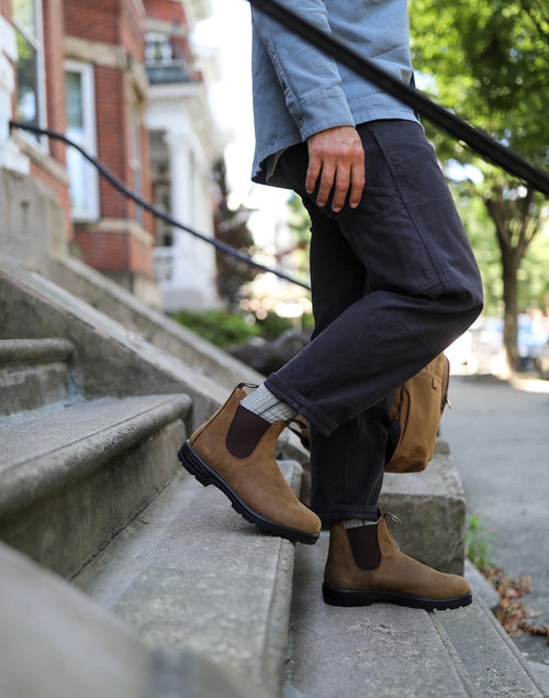 Lifestyle Men 5 image of Blundstone Men's Classics #562 in Saddle Brown