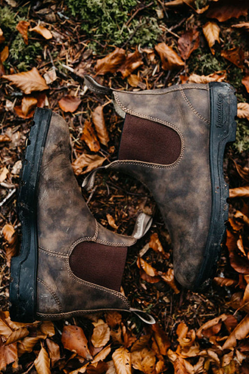 Lifestyle Men 2 image of Blundstone Men's Classics #585 in Rustic Brown