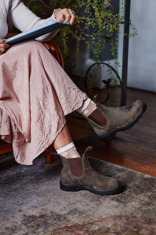 Lifestyle Women 8 image of Blundstone Women's Classics #585 in Rustic Brown