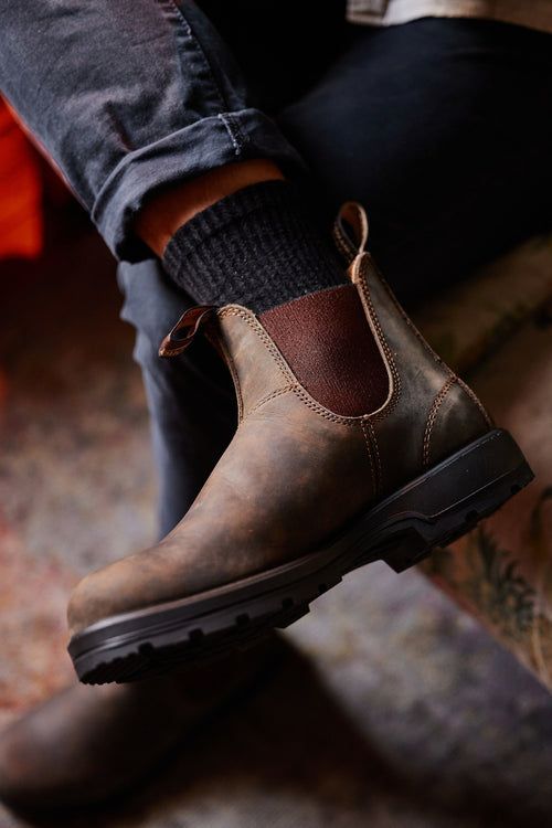 Lifestyle Men 8 image of Blundstone Men's Classics #585 in Rustic Brown