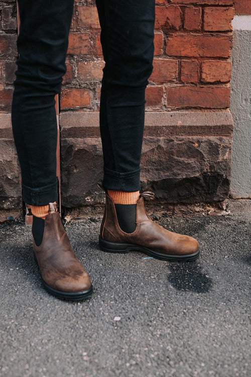 Lifestyle Men 10 image of Blundstone Men's Classics #1609 in Antique Brown