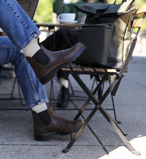 Lifestyle Men 7 image of Blundstone Men's Classics #1609 in Antique Brown