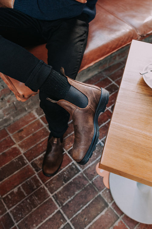 Lifestyle Men 9 image of Blundstone Men's Classics #1609 in Antique Brown