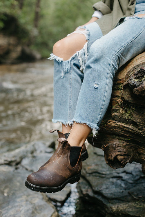Lifestyle Women 3 image of Blundstone Women's Classics #1609 in Antique Brown