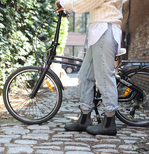 Lifestyle Women 4 image of Blundstone Women's Originals #1630 in Rustic Black