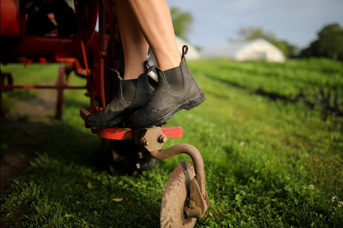 Lifestyle Women 10 image of Blundstone Women's Originals #1910 in Steel Grey