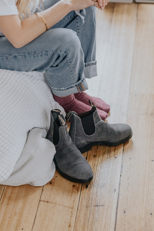 Lifestyle Women 3 image of Blundstone Women's Originals #1910 in Steel Grey