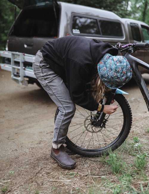 Lifestyle Women 10 image of Blundstone Women's Classics #550 in Walnut Brown