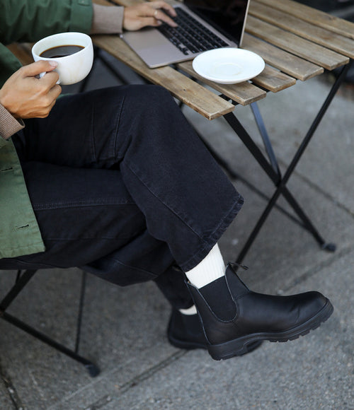Lifestyle Women 7 image of Blundstone Women's Classics #558 in Black
