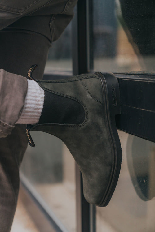 Lifestyle Men 10 image of Blundstone Men's Dress #1308 in Rustic Black