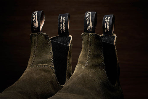 Lifestyle Women 3 image of Blundstone Women's Originals #1615 in Dark Olive