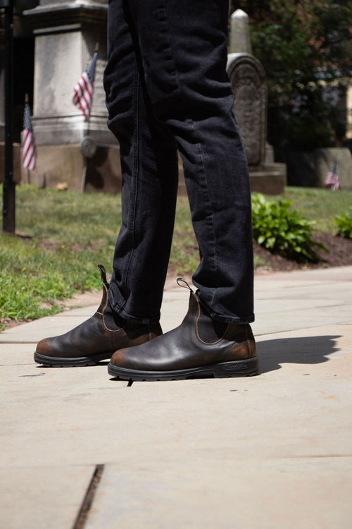 Lifestyle Men 2 image of Blundstone Men's Classics #2440 in Vintage Brown