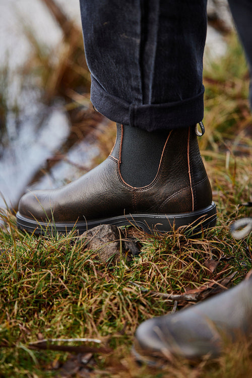 Lifestyle Men 6 image of Blundstone Men's Classics #2440 in Vintage Brown
