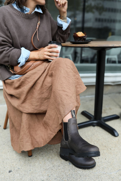 Lifestyle Women 4 image of Blundstone Women's Originals #2615 in Clay