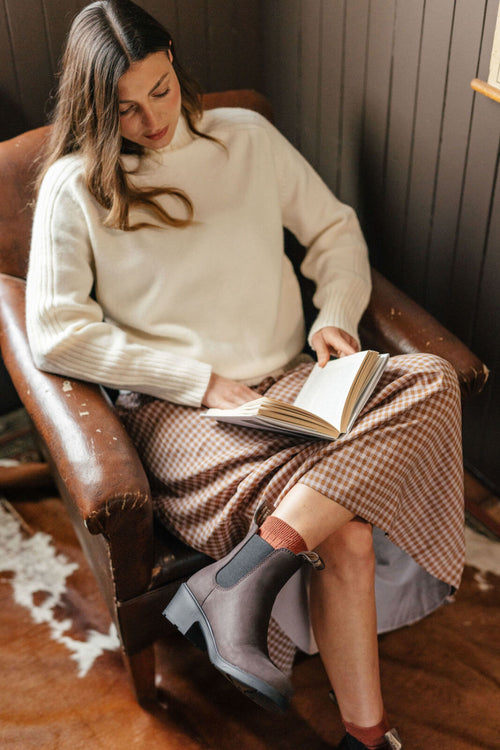 Lifestyle Women 1 image of Blundstone Women's Series #2666 in Ground Coffee