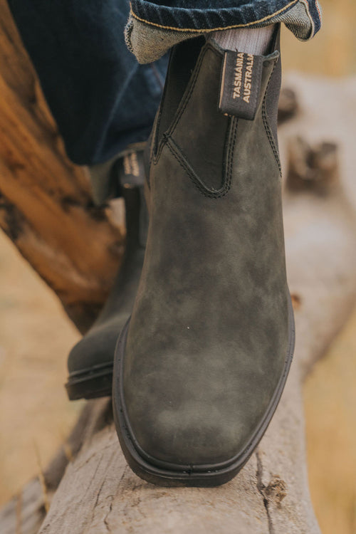 Lifestyle Men 8 image of Blundstone Men's Dress #1308 in Rustic Black