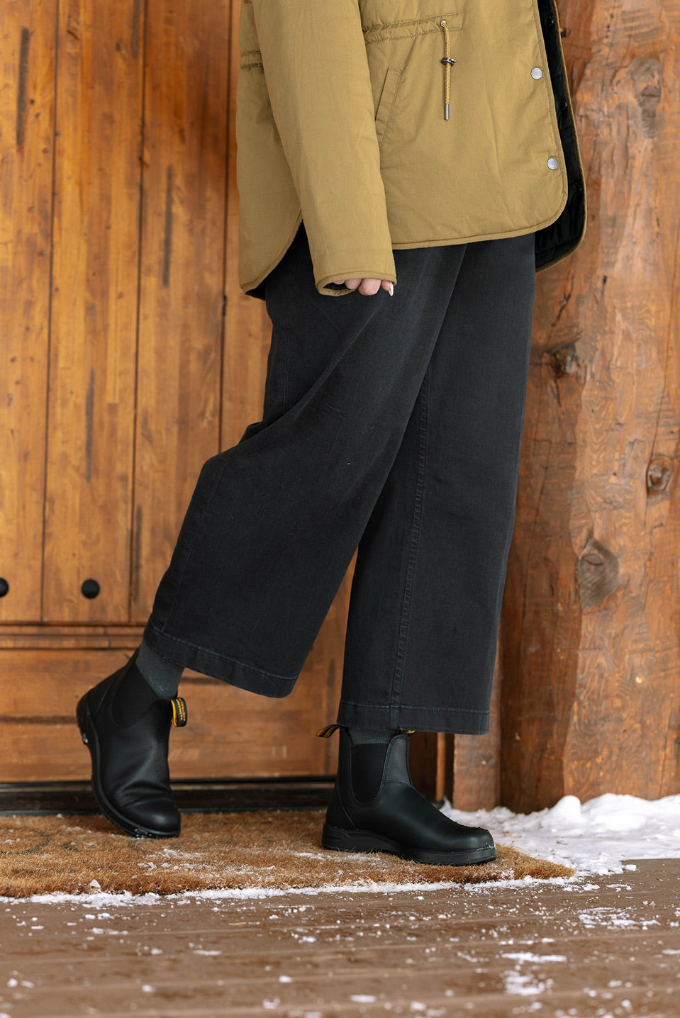 Black Premium Leather Chelsea Boots, Women's All-Terrain 2058