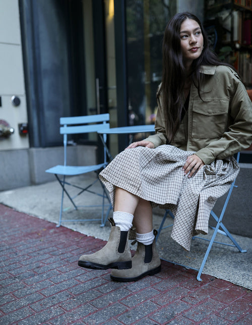 Lifestyle Women 3 image of Blundstone Women's Originals #2516 in Dark Mushroom