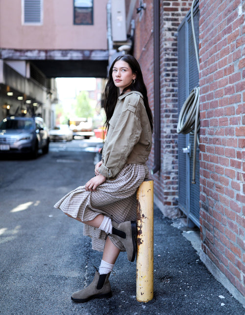 Lifestyle Women 6 image of Blundstone Women's Originals #2516 in Dark Mushroom