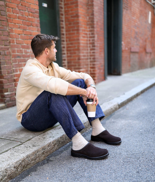 Lifestyle Men 2 image of Blundstone Men's Originals #2521 in Dark Brown