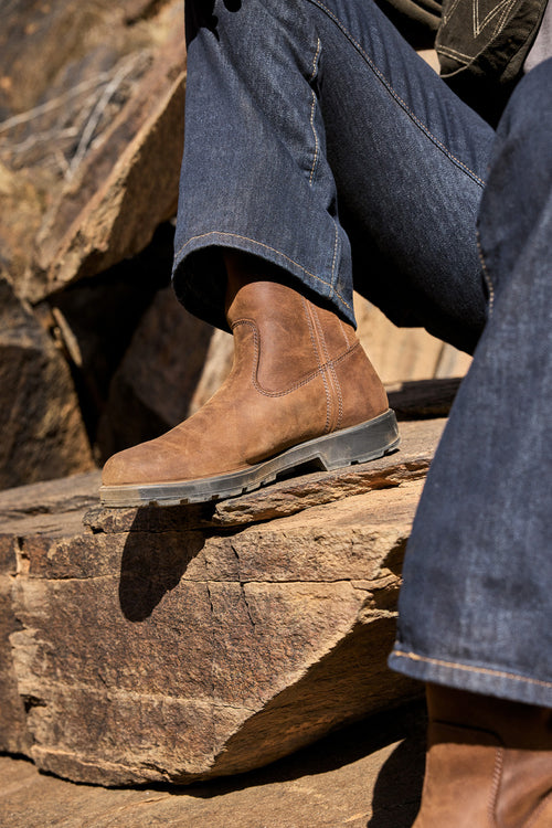 Lifestyle Men 2 image of Blundstone Men's Originals #2527 in Teak