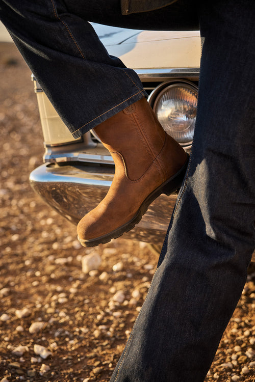 Lifestyle Men 3 image of Blundstone Men's Originals #2527 in Teak