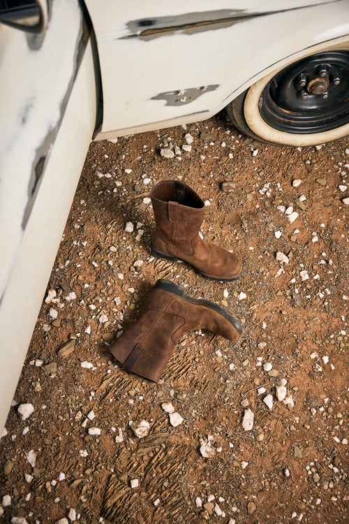 Lifestyle Men 5 image of Blundstone Men's Originals #2527 in Teak