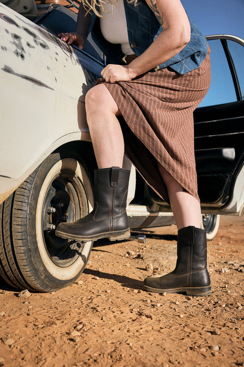 Lifestyle Women 3 image of Blundstone Women's Originals #2528 in Claret