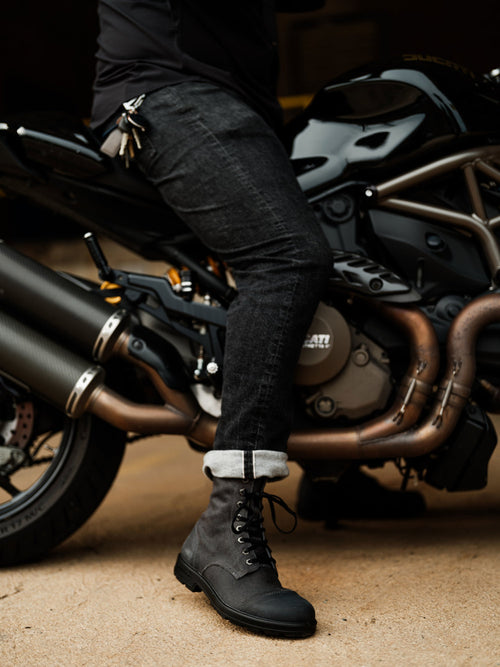 Lifestyle Men 7 image of Blundstone Men's Originals #2530 in Steel Grey