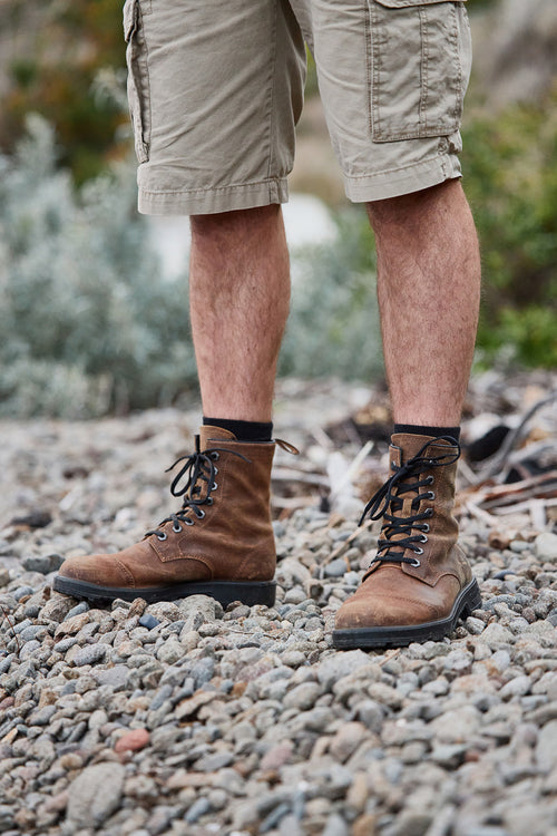 Lifestyle Men 2 image of Blundstone Men's Originals #2532 in Tobacco