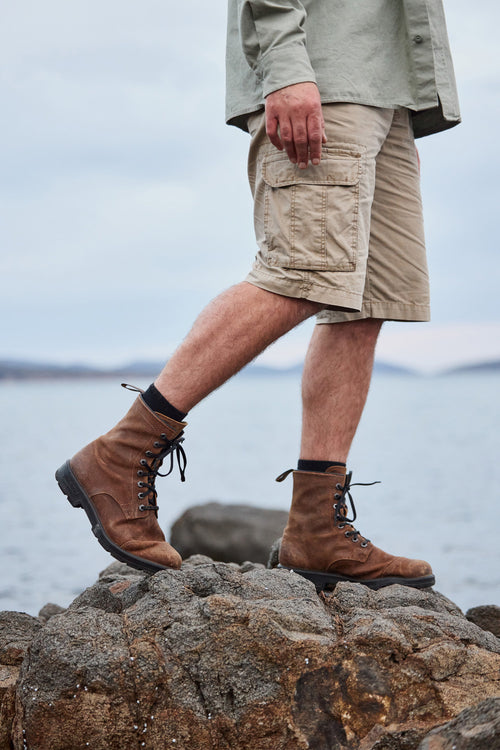 Lifestyle Men 3 image of Blundstone Men's Originals #2532 in Tobacco