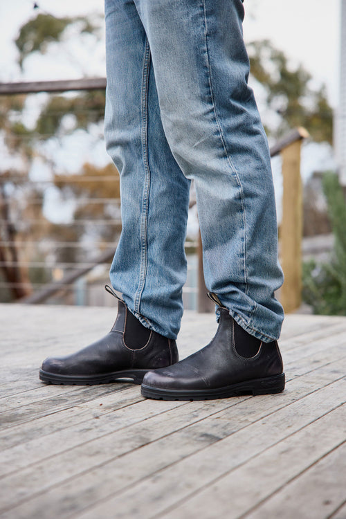 Lifestyle Men 1 image of Blundstone Men's Classics #2550 in Vintage Zinc Brush