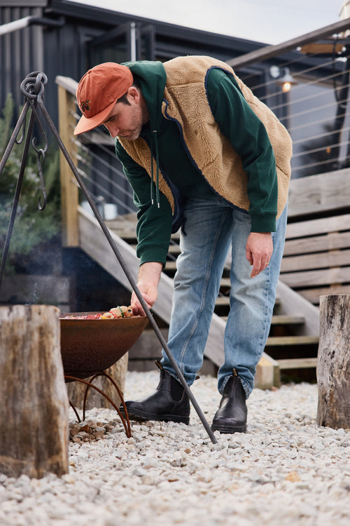 Lifestyle Men 4 image of Blundstone Men's Classics #2550 in Vintage Zinc Brush