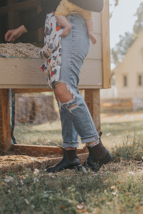Lifestyle Women 8 image of Blundstone Women's Originals #500 in Stout Brown