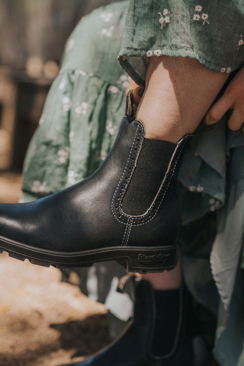 Lifestyle Women 8 image of Blundstone Women's Originals #1448 in Voltan Black