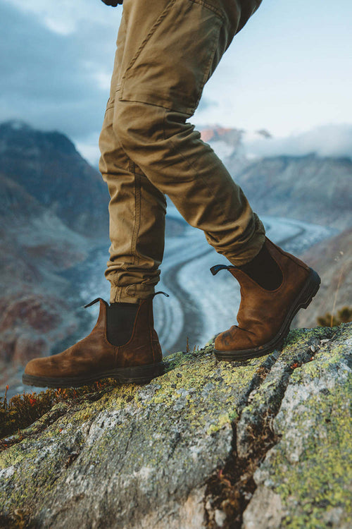 Lifestyle Men 10 image of Blundstone Men's Thermal #1477 in Antique Brown