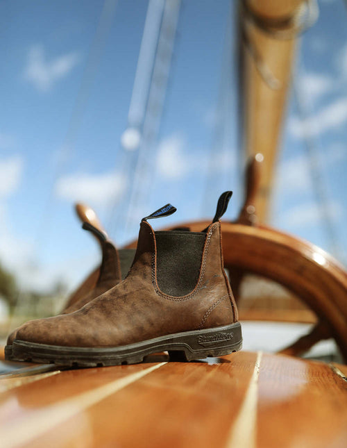 Lifestyle Men 7 image of Blundstone Men's Thermal #1477 in Antique Brown